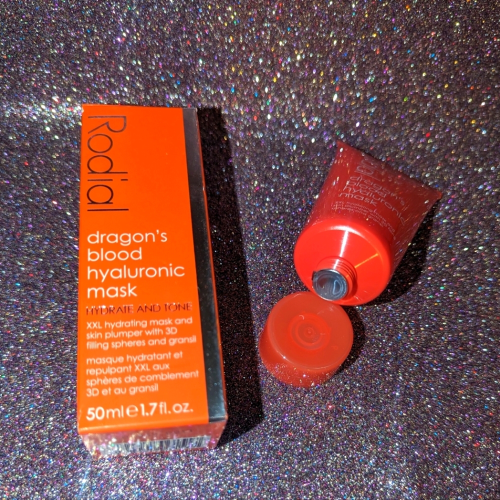 RODIAL DRAGON'S BLOOD HYALURONIC MASK Hydrate & Tone